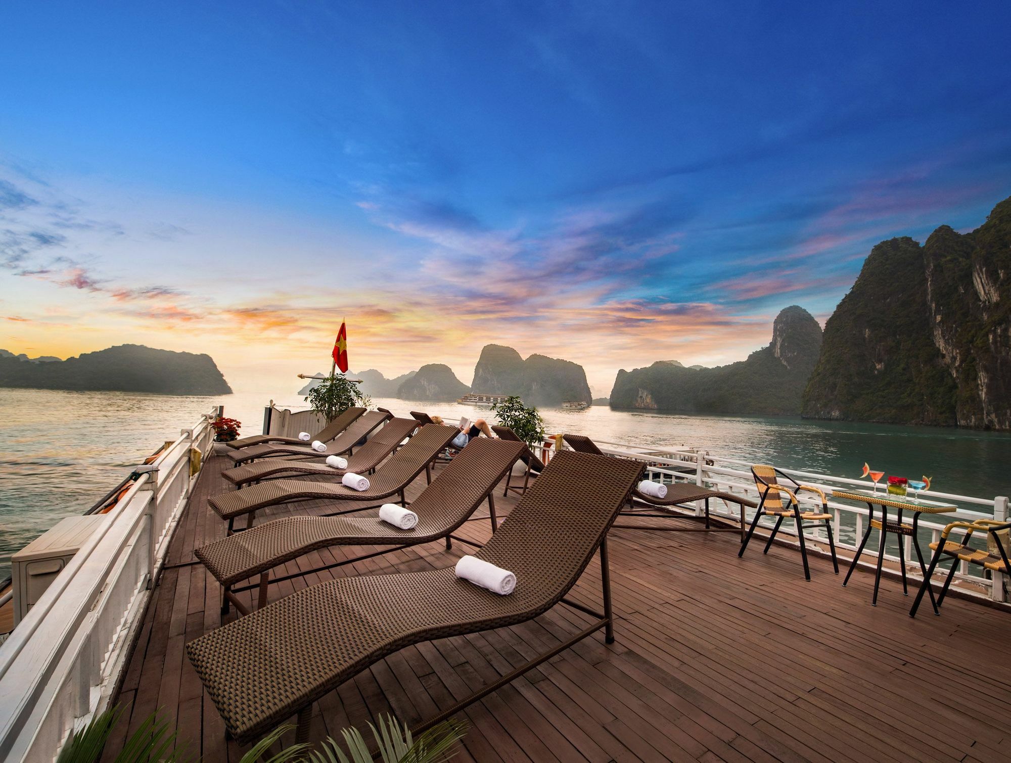 Halong Lavender Cruises Hotel Ha Long Buitenkant foto